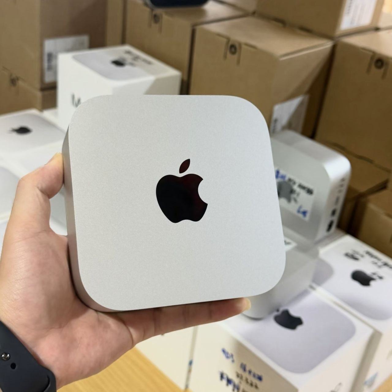 出售物品：苹果mini主机M4，16GB 24GB 48GB+256 512 1TB 价 格：6…