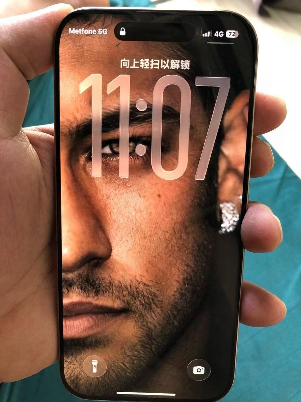出售物品：iPhone 16pro 价 格：660 商品类别：#手机数码 位 置：#西港 联系方…