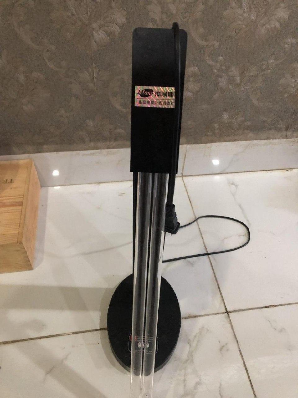 出售物品:紫外线消毒灯 价 格:10 商品类别:#生活闲置 位 置:#西港 金沙华威附近 联系方…
