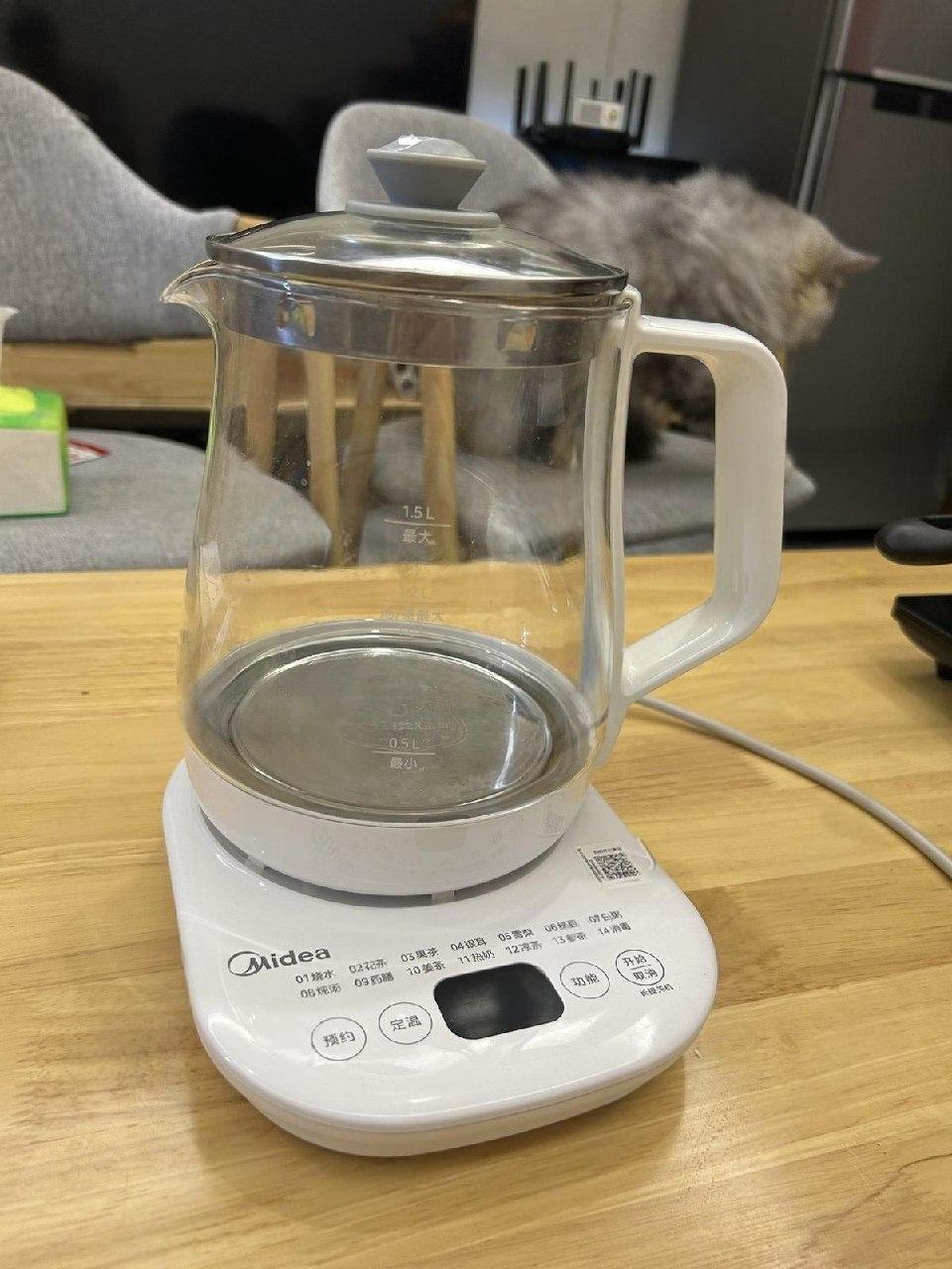 出售物品:烧水壶,看起来非常高档,便宜出 价 格:私聊详谈 商品类别:#家具家电 位 置:#西港…