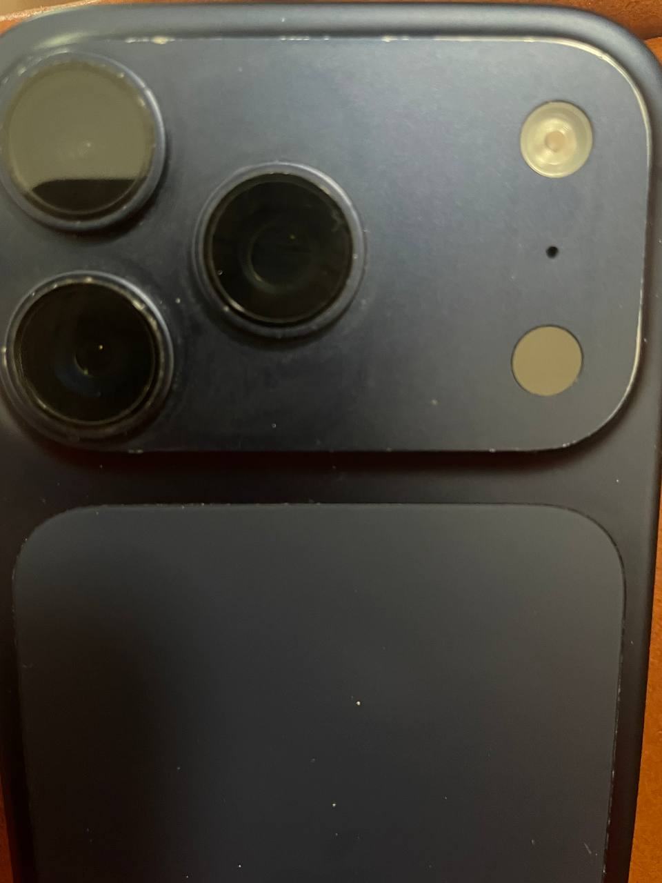 出售:17 Pro 价格:850 位置:#西港 交易方式:自取 联系方式:@mbj6688 物品…
