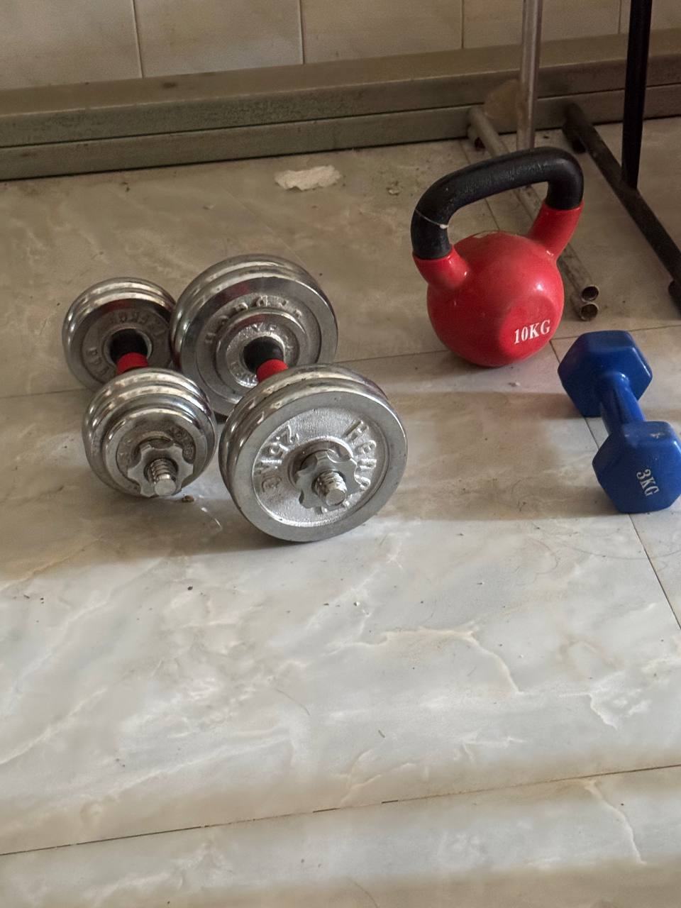 出售物品:哑铃,健身器材 价 格:看上的来价格 位 置:柬埔寨波贝全城 联系方式 : @laom…