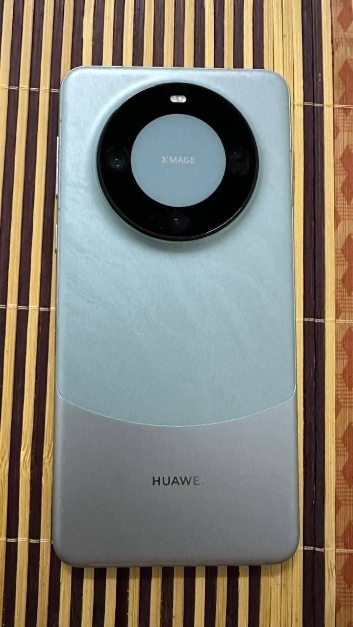 出售物品：华为Mate60 pro 价 格：350 位 置：#西港 联系方式：@dxl55555…