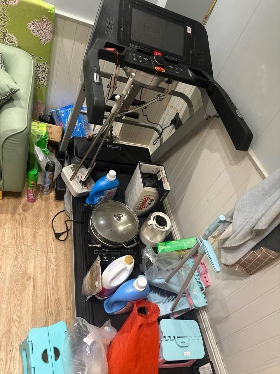出售物品:品牌跑步机 价 格:168 USD 商品类别:#生活闲置 位 置:#西港 联系方式:@…