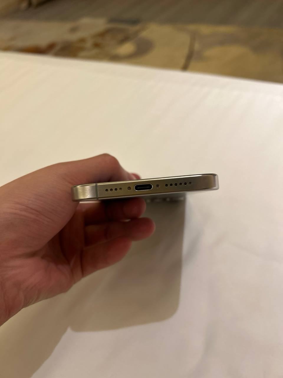 出售物品:iPhone15promax 价 格:580 商品类别:#手机数码 位 置:#西港 海…