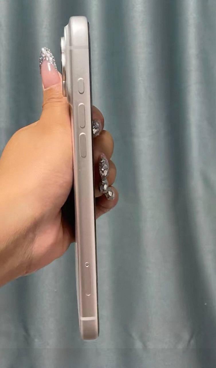 出售物品:港版 iPhone 17 Pro Max…