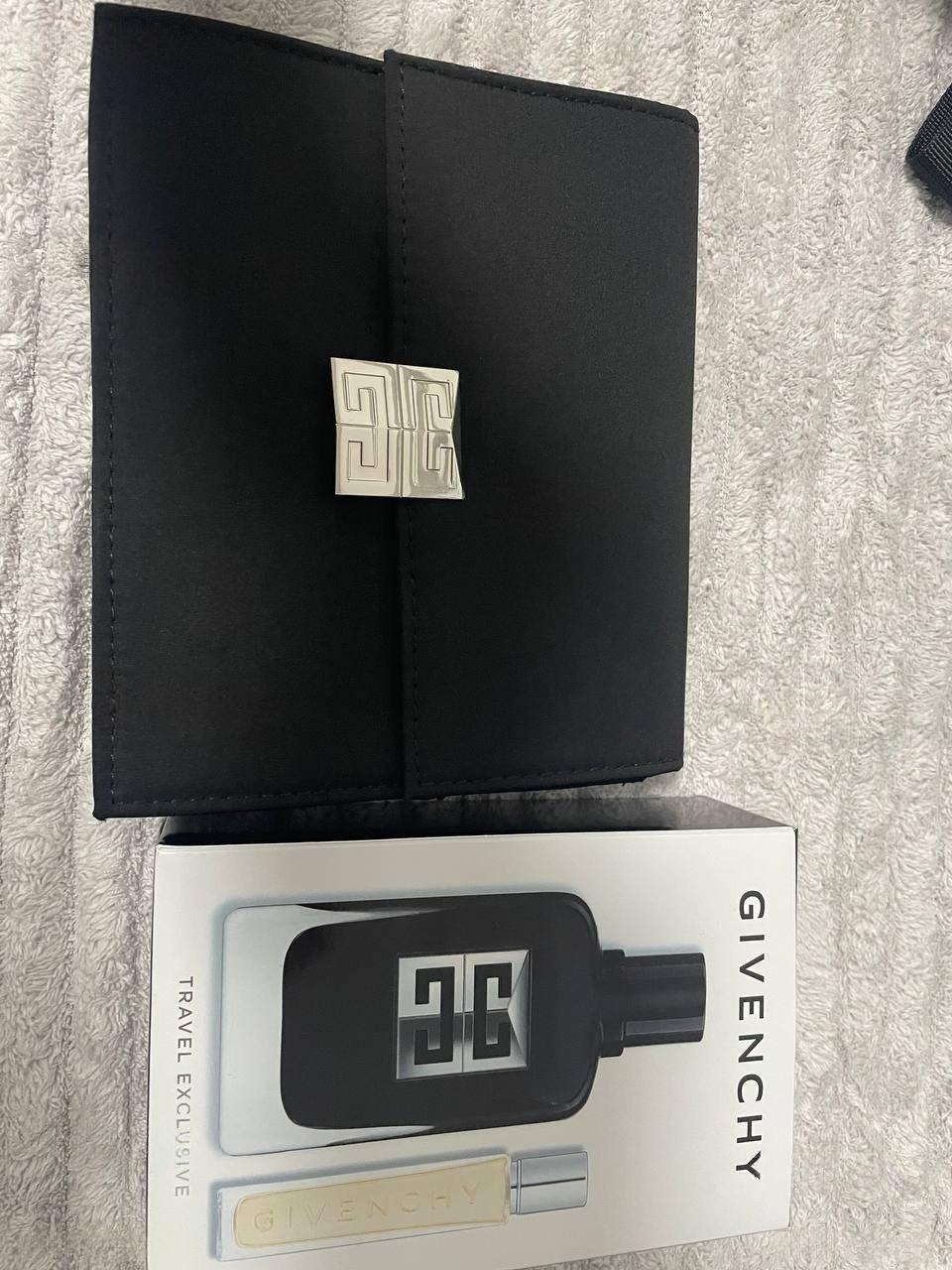 出售物品:纪梵希绅士系列香水 + 纪梵希手拿小包…