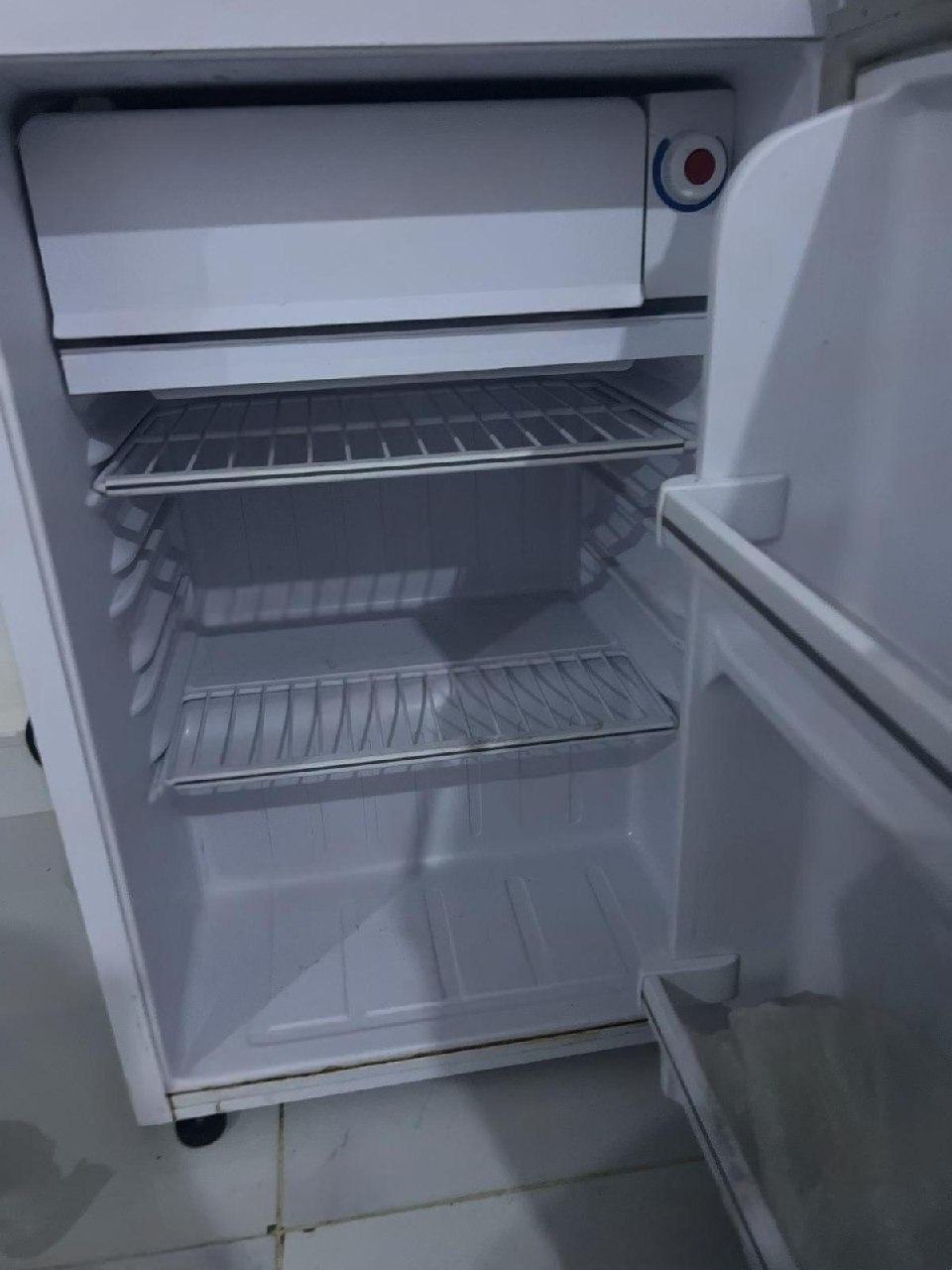 出售物品:小冰箱功能全部OK 价 格:私聊详谈 商品类别:#家具家电 位 置:#西港 联系方式:…