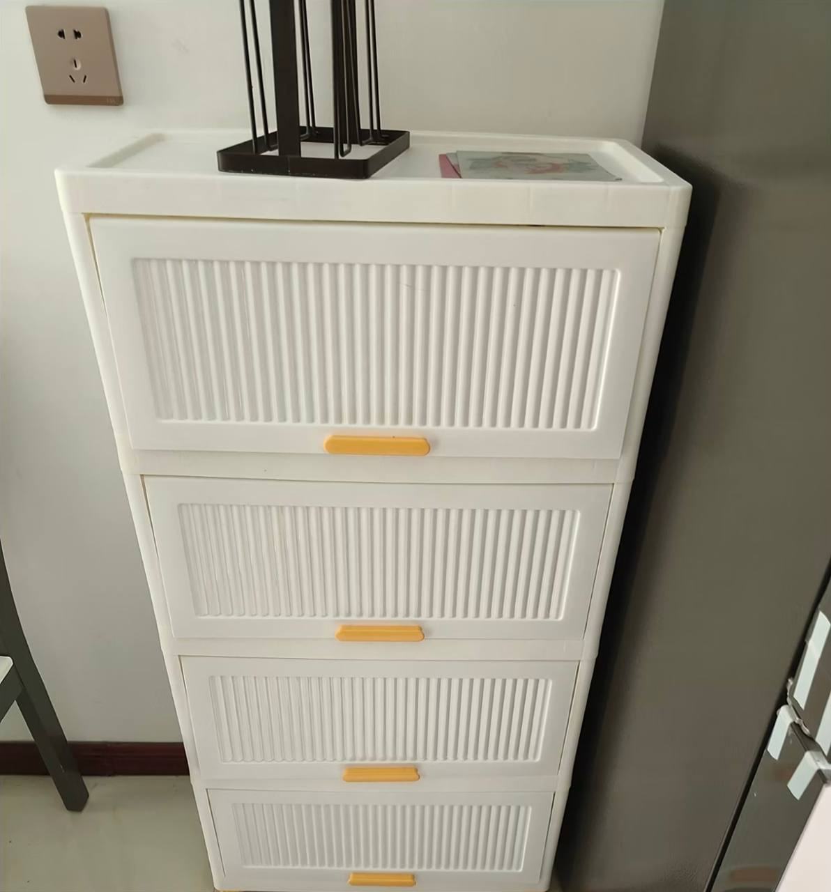 出售物品：收纳柜 价 格：20 位 置：#西港 南海 联系方式：@cmo1993 交易方式：现金…