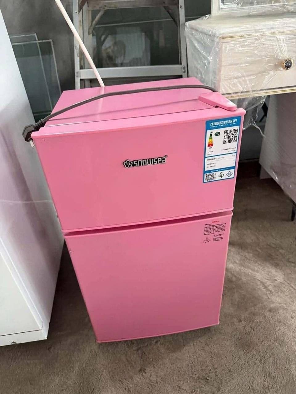 出售物品:粉色小冰箱 价 格:70 商品类别:#家具家电 位 置:#金边 河内路 联系方式:@d…
