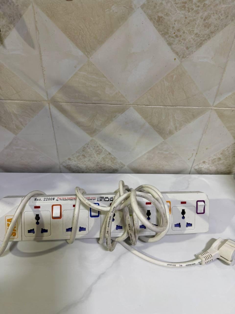 出售物品:排插 两孔 三孔 价 格:5 …