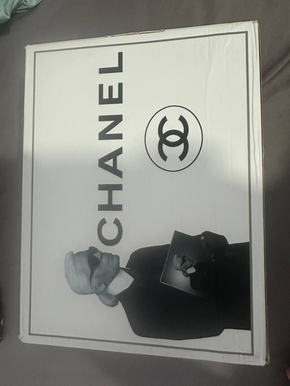 出售物品:CHANEL(古驰)包 价 格:200$ 位 置:西港红灯笼 联系方式:@yy0906…