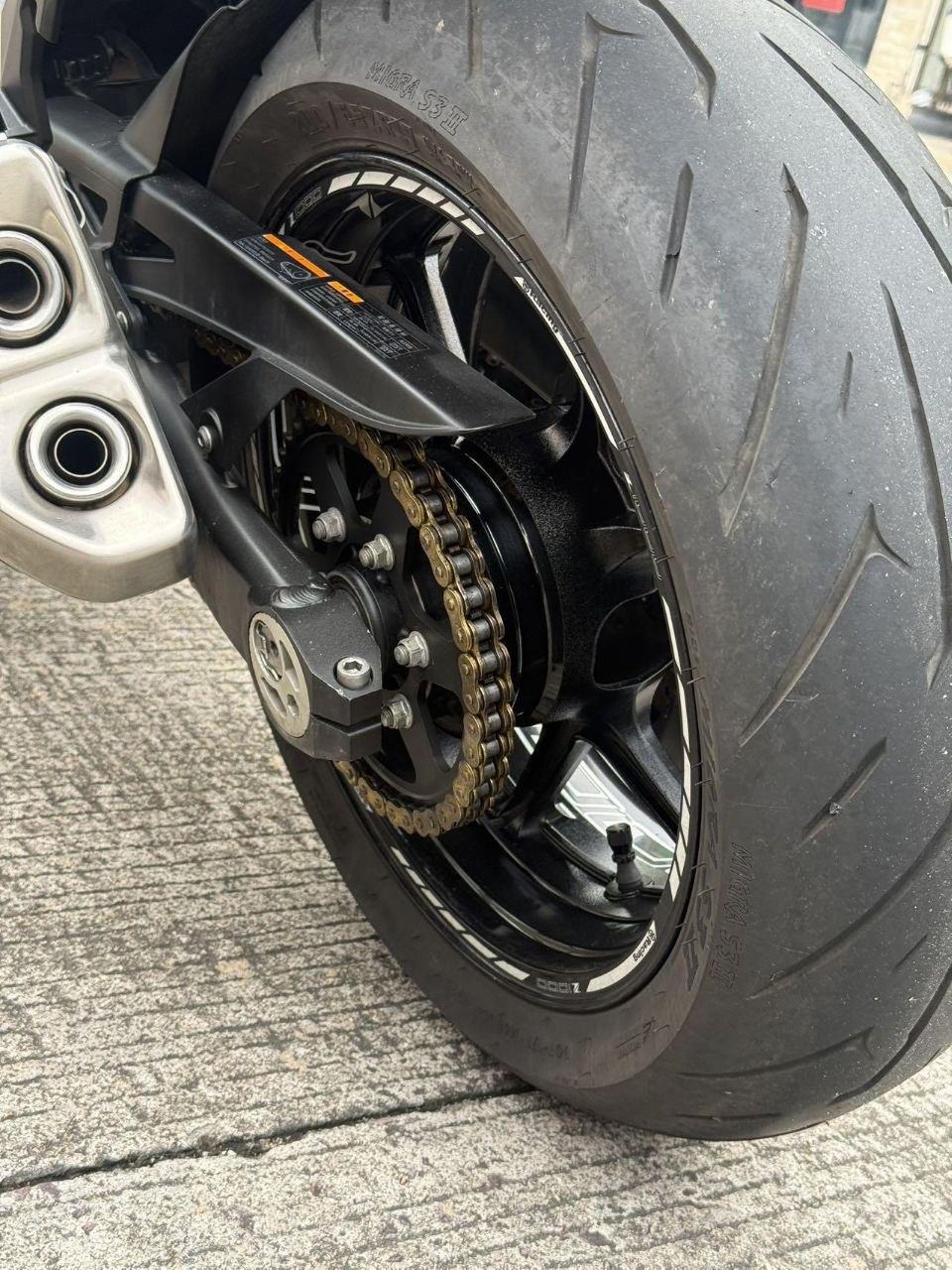 出售物品:川崎Z1000 价 格:6800$/可小小刀 商品类别:街车/机车 位 置:金边 联系…