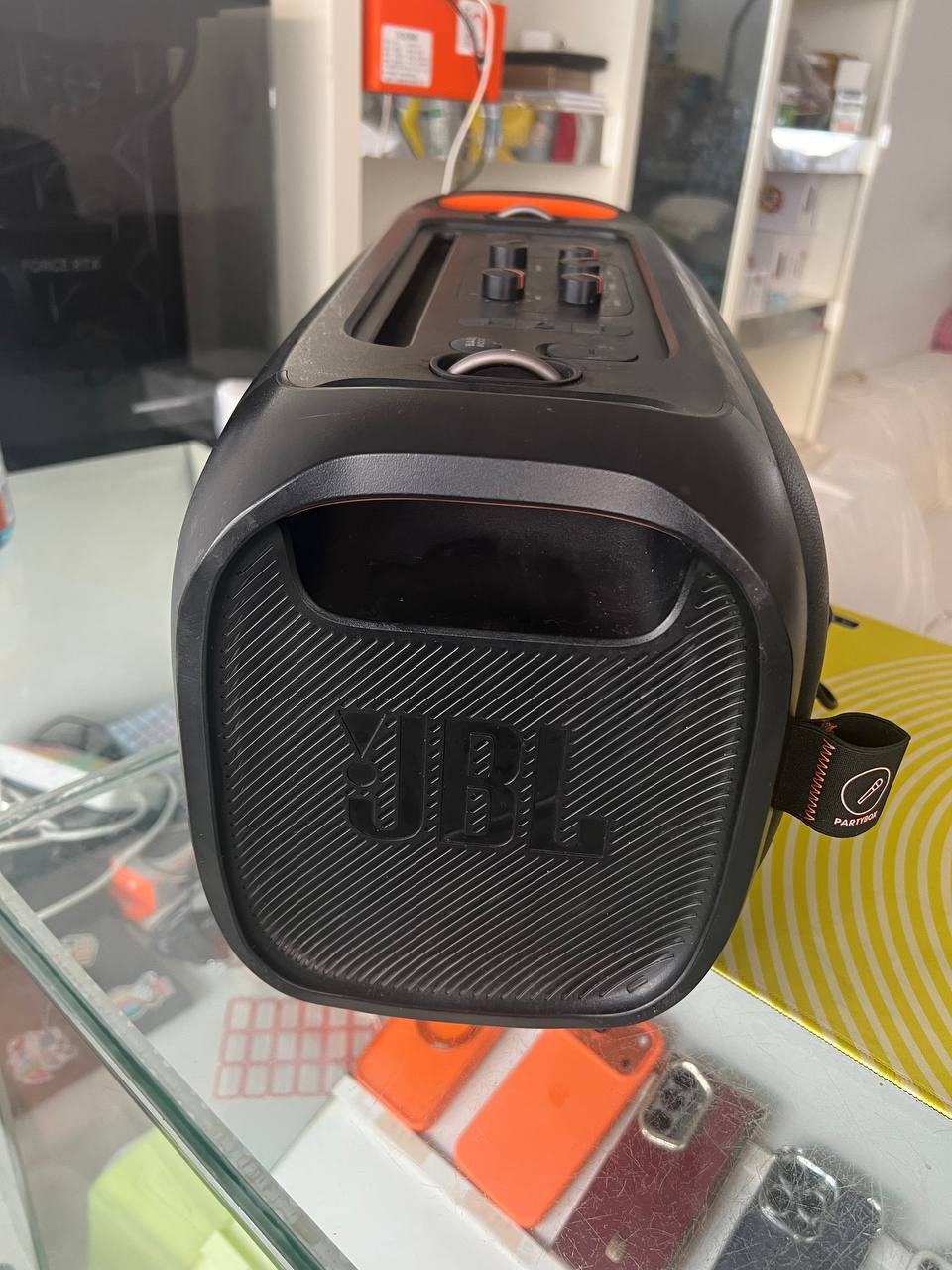 出售物品：JBL音响 价 格：120不讲价 商品类别： 位 置：#星际赌场附近 联系方式：@xi…
