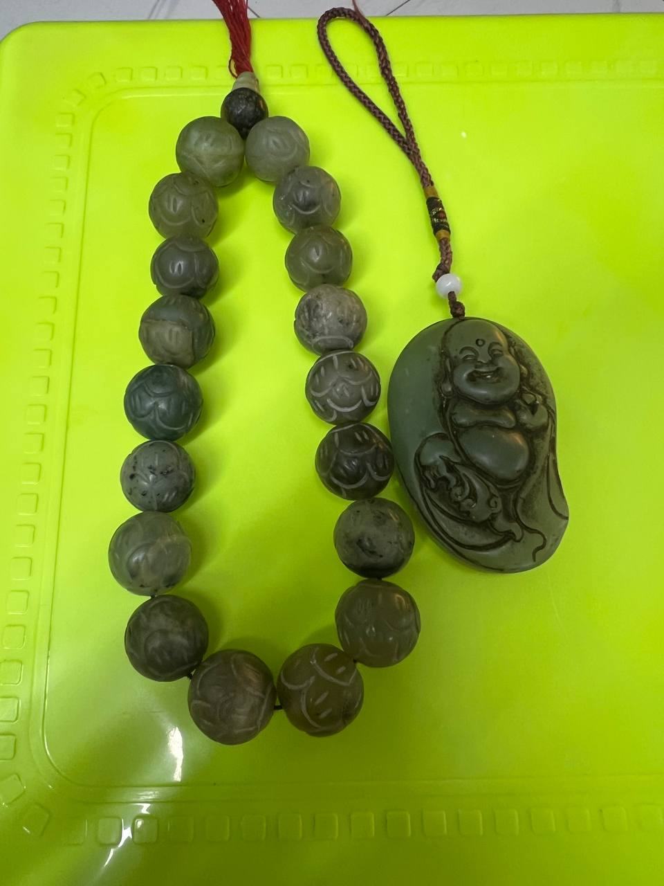 出售物品: 老玉 价 格:380 商品类别:忍痛割爱老玉手把件包老不讲价 位 置:#星际赌场附近…