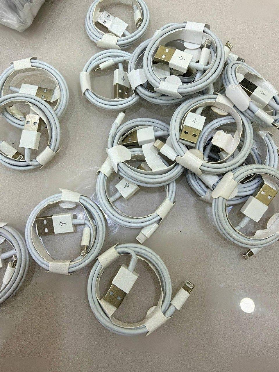 出售物品:数据线 价 格:2 USD 商…