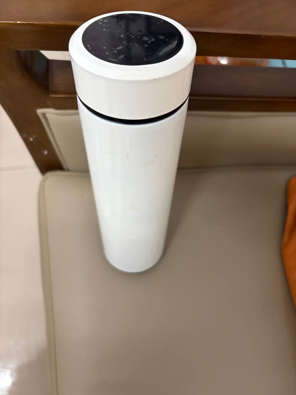 出售物品:保暖杯 价 格:8USD 商品类别:#家具家电 位 置:#西港 联系方式:@ds126…