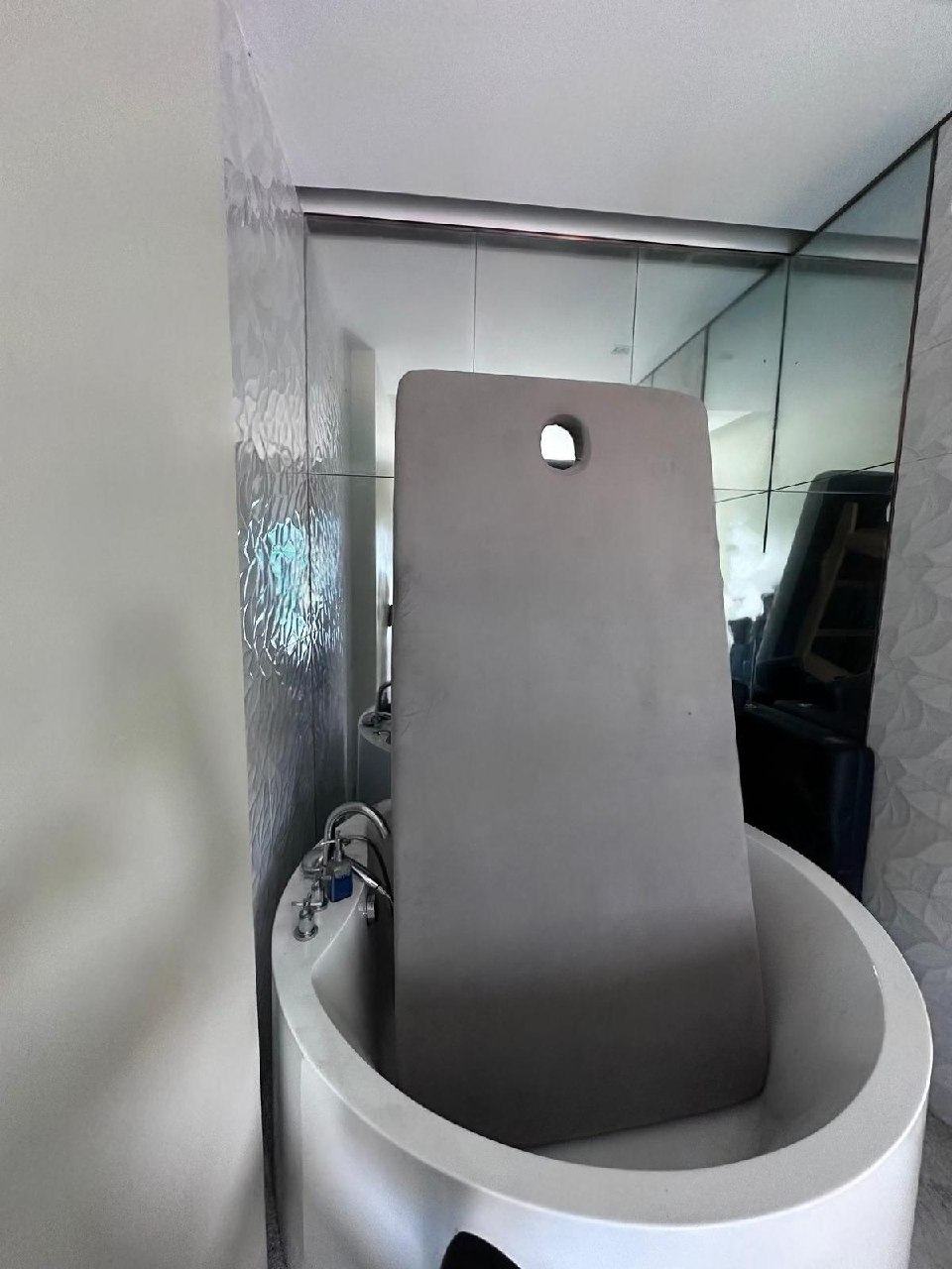 出售物品:舒适的按摩床 价 格:私聊详谈 商品类别:#生活闲置 位 置:#西港 西港海景苑 联系…