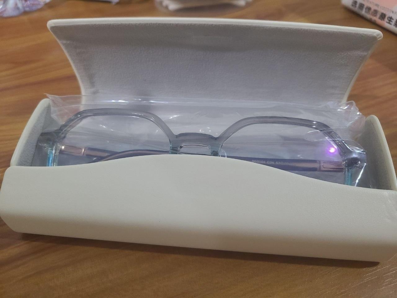 出售物品:防蓝光眼镜 价 格:15 US…