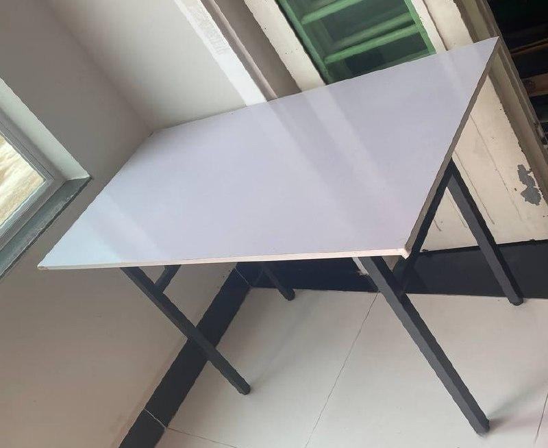 出售物品:折叠桌 价 格:10美/张,有…
