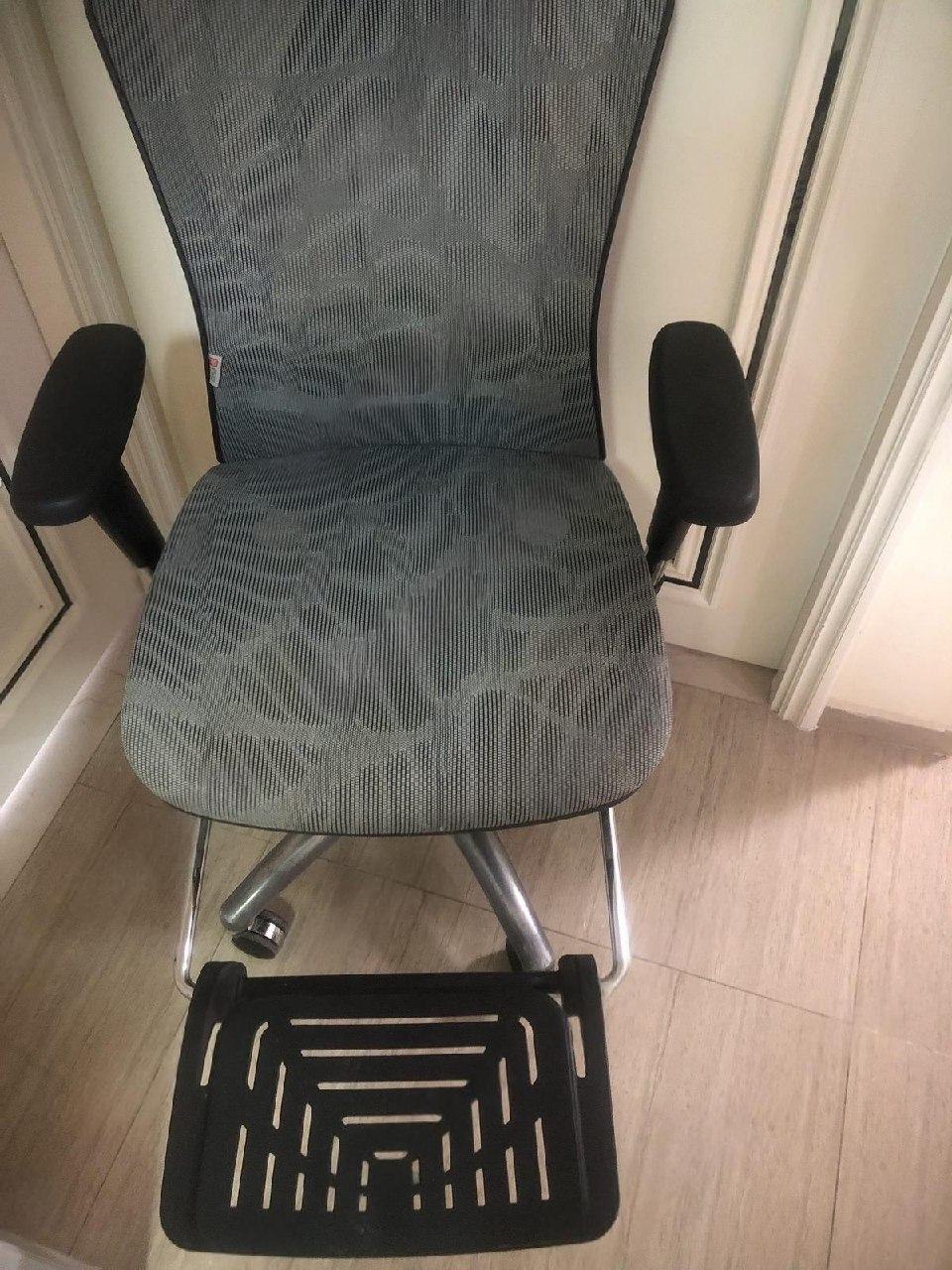 出售物品:西昊多功能办公椅(人体工学椅) 价 格:130 USD 商品类别:#家具家电 位 置:…