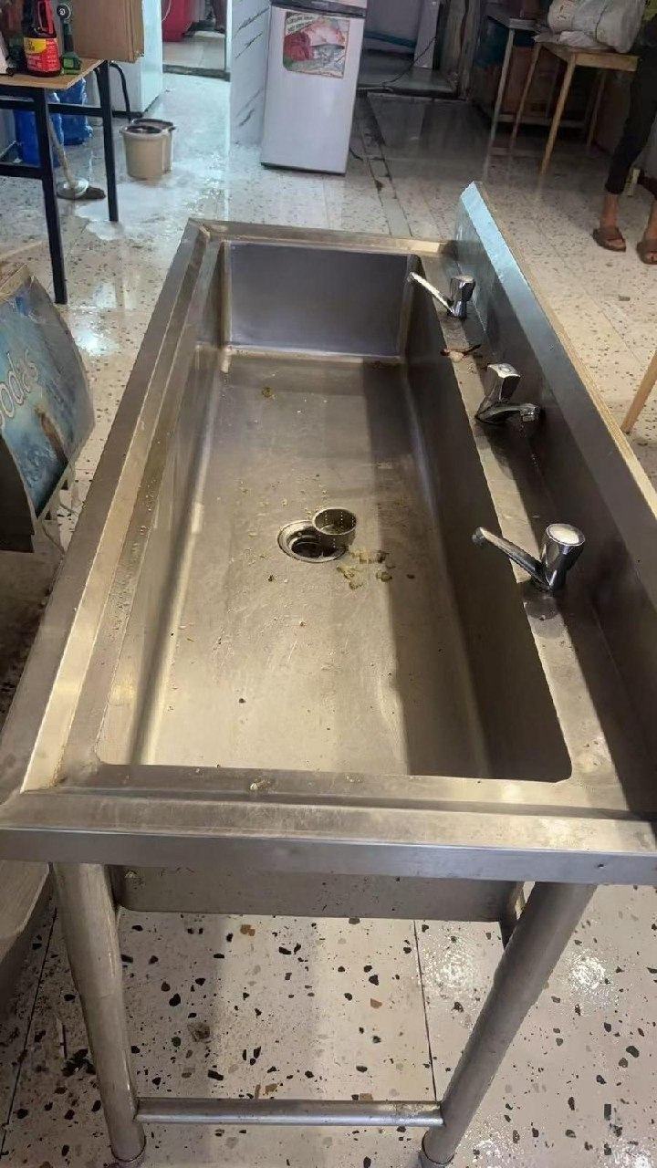 出售物品:三个水龙洗手池 价 格:55 USD 商品类别:#家具家电 位 置:#金边 旧机场 联…