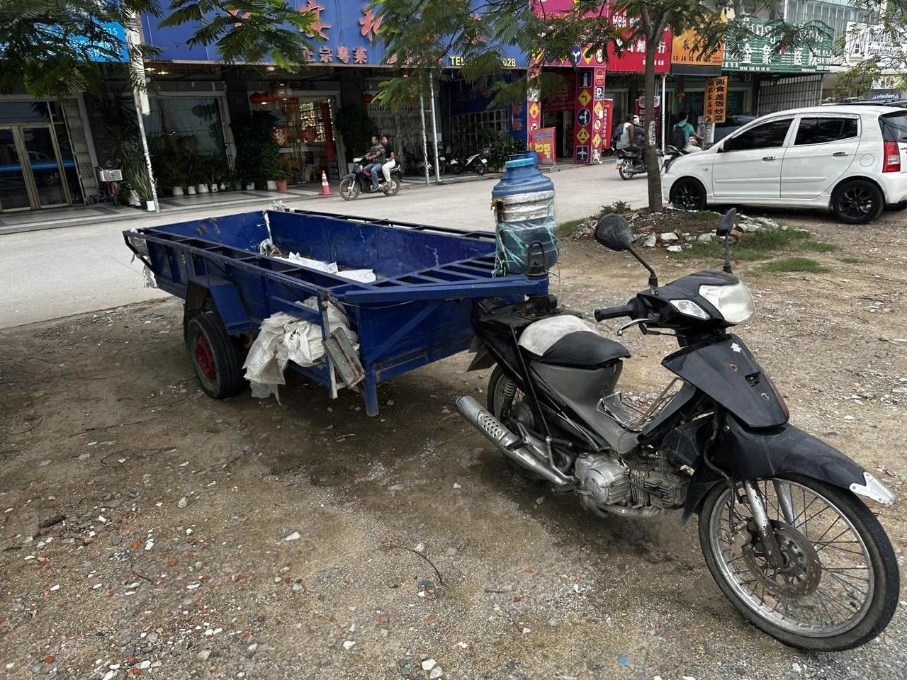 出售物品:载货三轮车 价 格:900 USD 商品类别:#汽车摩托 位 置:#金边 旧机场 联系…