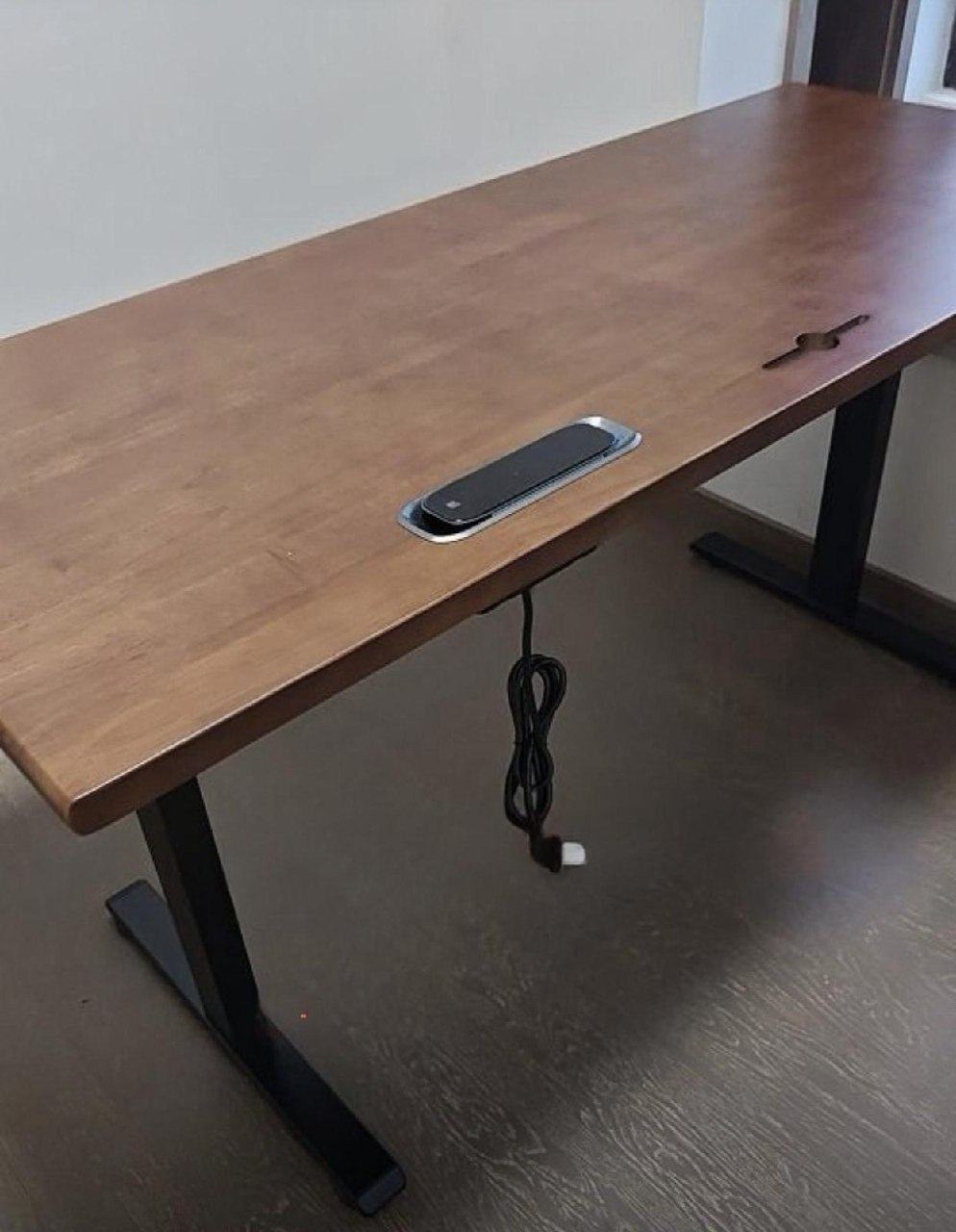 出售物品:升降电脑桌 价 格:50 商品类别:#电脑办公 位 置:#金边 联系方式:@cccbi…
