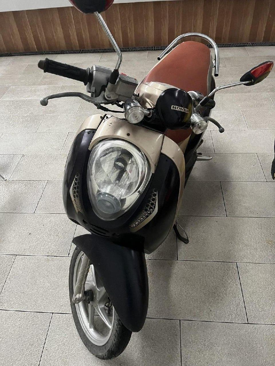 出售物品:本田摩托车 价 格:318 USD 商品类别:#汽车摩托 位 置:#西港 联系方式:@…