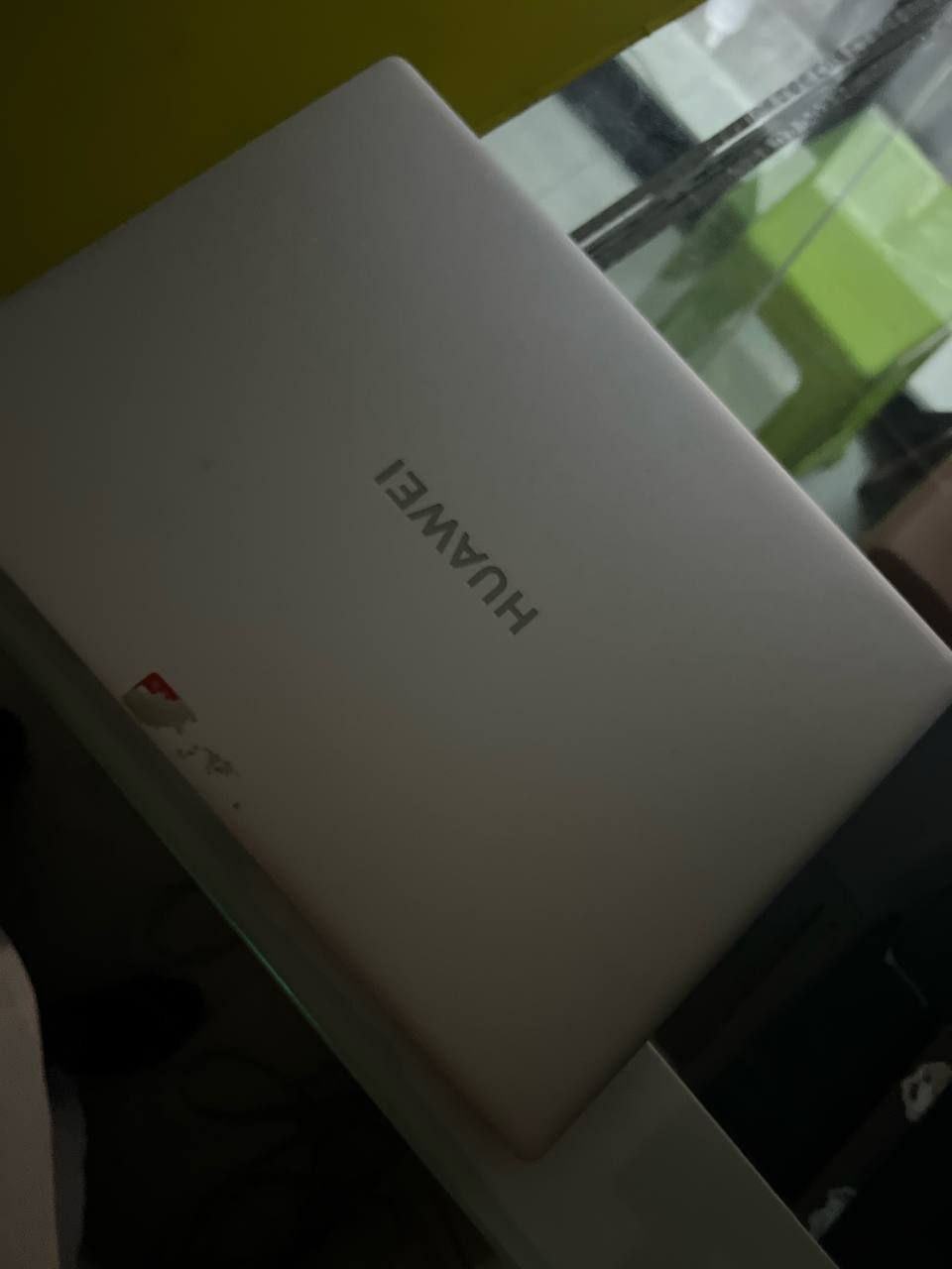 出售物品:华为笔记本电脑 价 格:280 商品类别: 位 置:#星际赌场附近 联系方式:@xia…