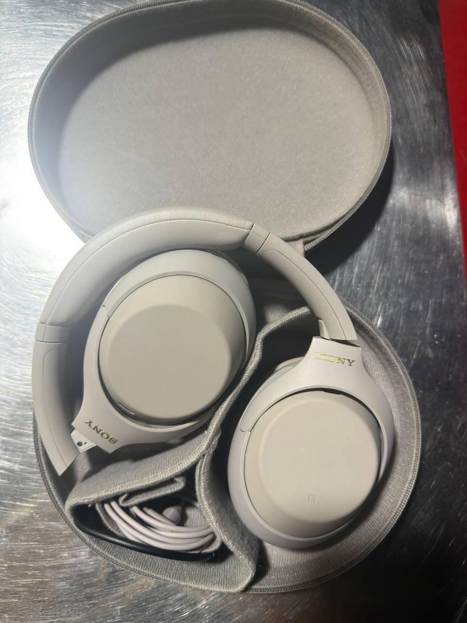 出售物品:索尼 WH-1000XM4 降噪耳机…