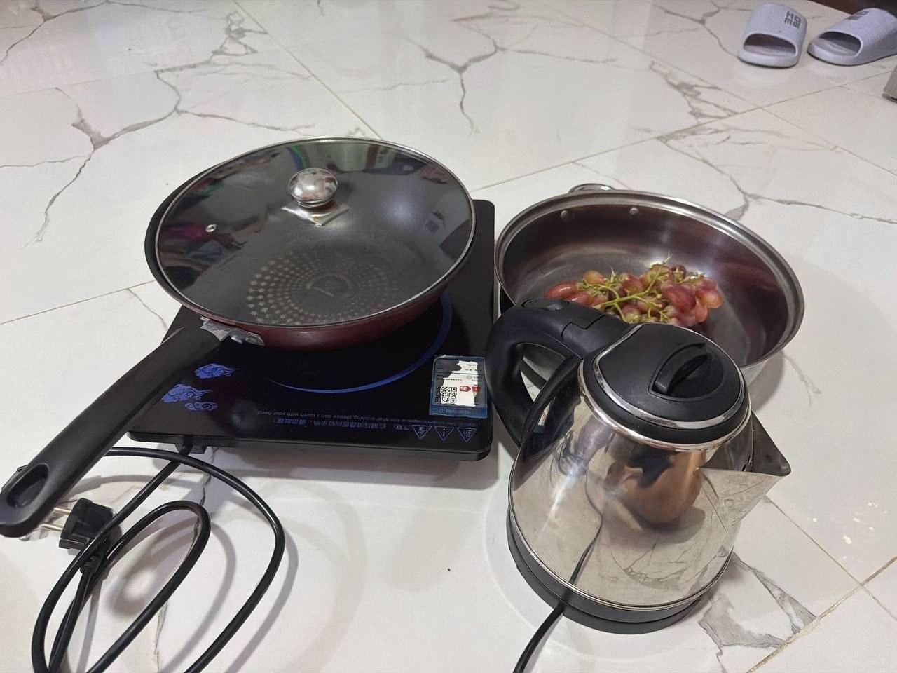 出售物品:电磁炉,煮锅,煎锅和一个烧水壶! 价 格:25 USD 商品类别:#家具家电 位 置:…