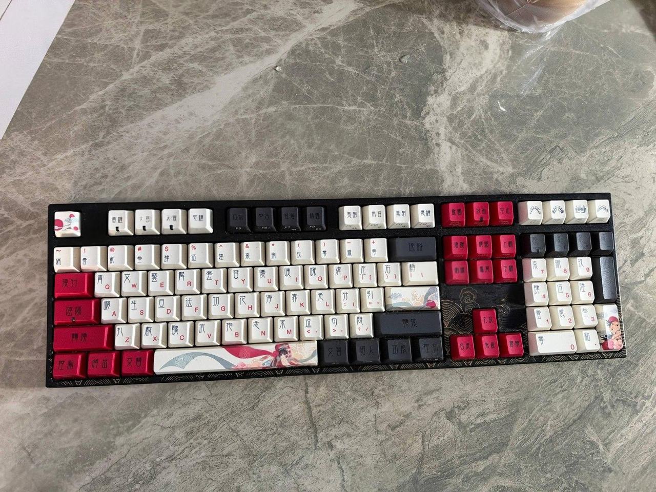 出售物品:阿米洛电脑键盘 价 格:40 …