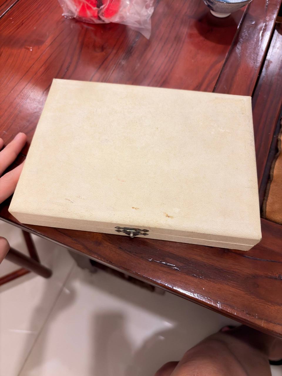 出售物品：1980年 日本CMG大运会 接力第一名 银汤勺6枚 价 格：私信 位 置：#金边 联…