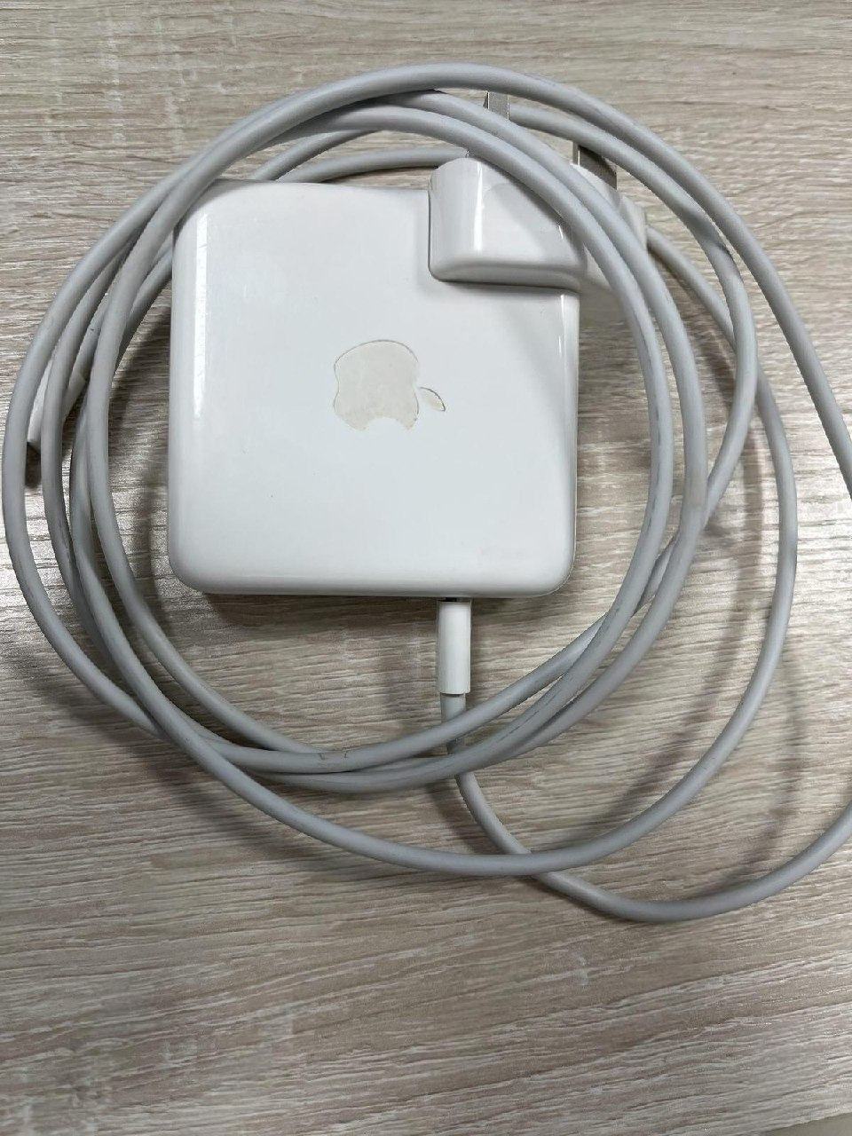 出售物品:苹果mac原装充电器,苹果手机电脑通用快充 价 格:20 USD 商品类别:#手机数码…