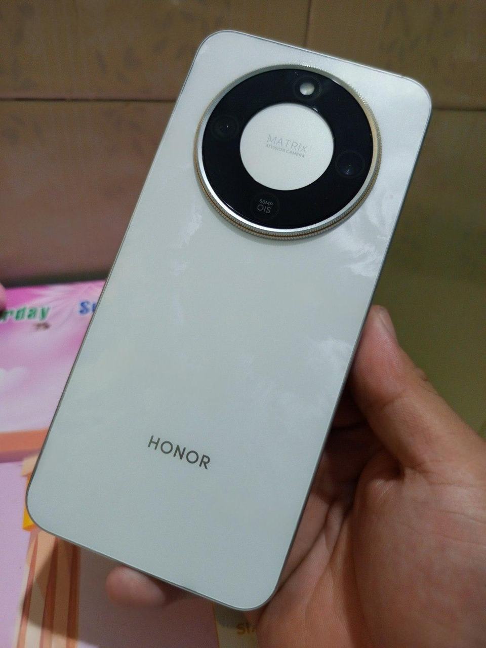 出售物品:荣耀x70 价 格:130 U…