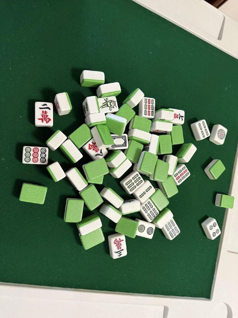 出售物品:折叠麻将桌+麻将 价 格:25.88 USD 商品类别:#生活闲置 位 置:#金边 联…