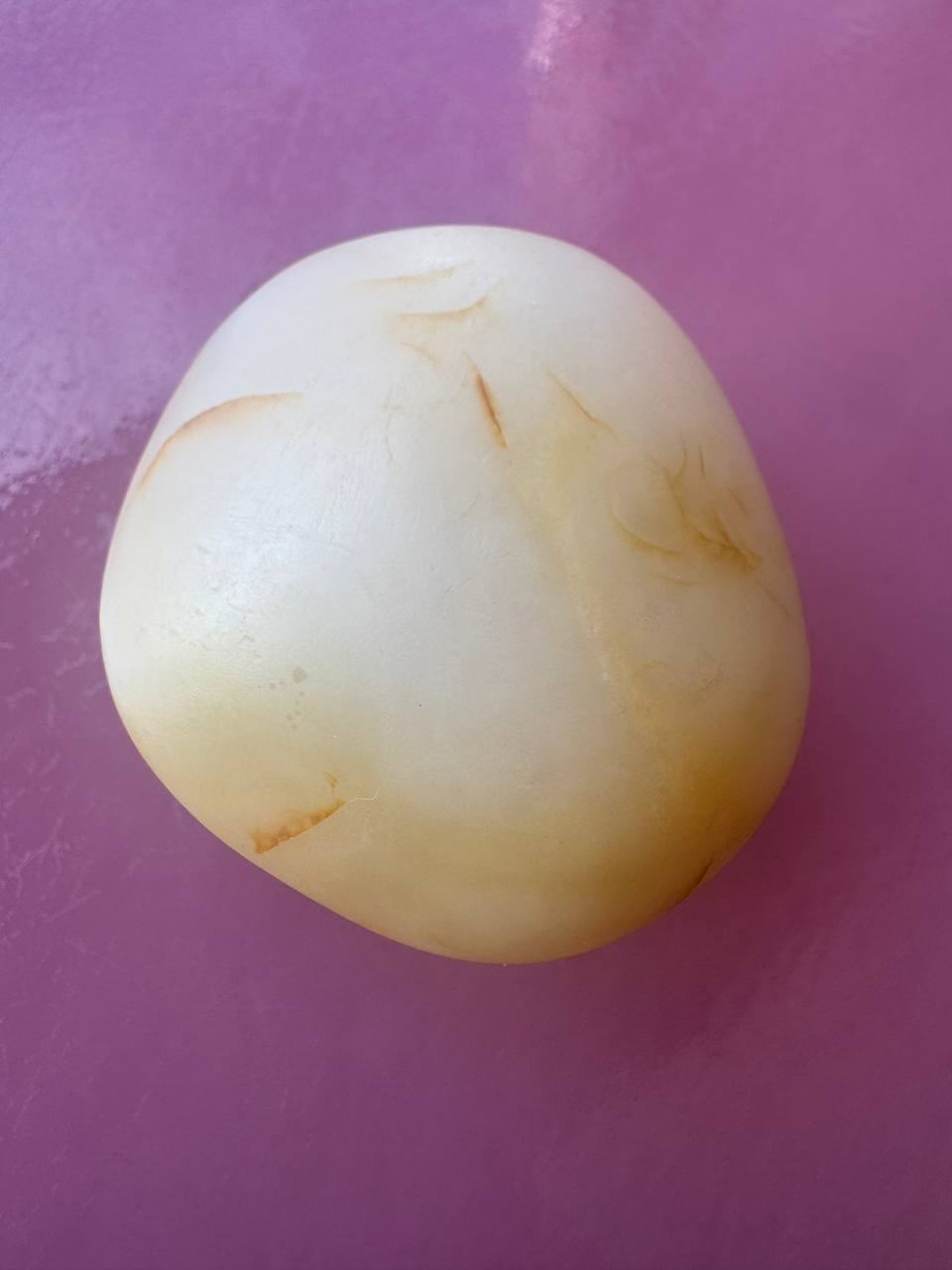 出售物品:新疆羊脂玉 价 格:1288$ 商品类别:轻奢生活 位 置:#西港 联系方式:@COW…