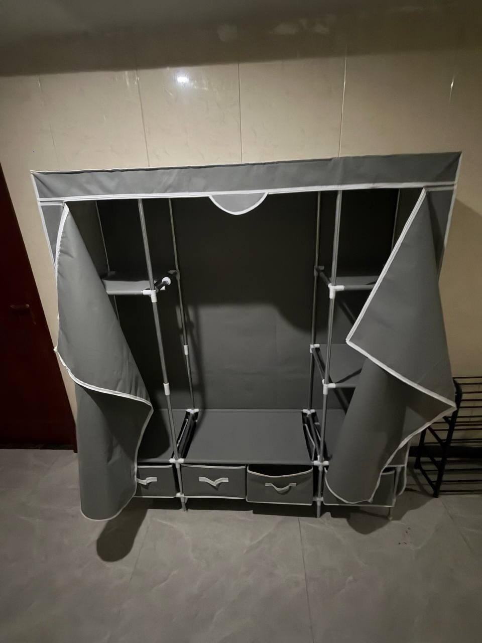出售物品:简易衣柜 价 格:25 USD…