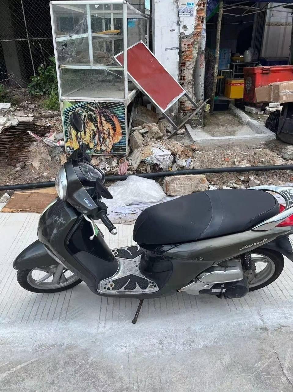出售物品：雅马哈摩托车 价 格：500 USD 商品类别：#手机数码 位 置：#西港 联系方式：…