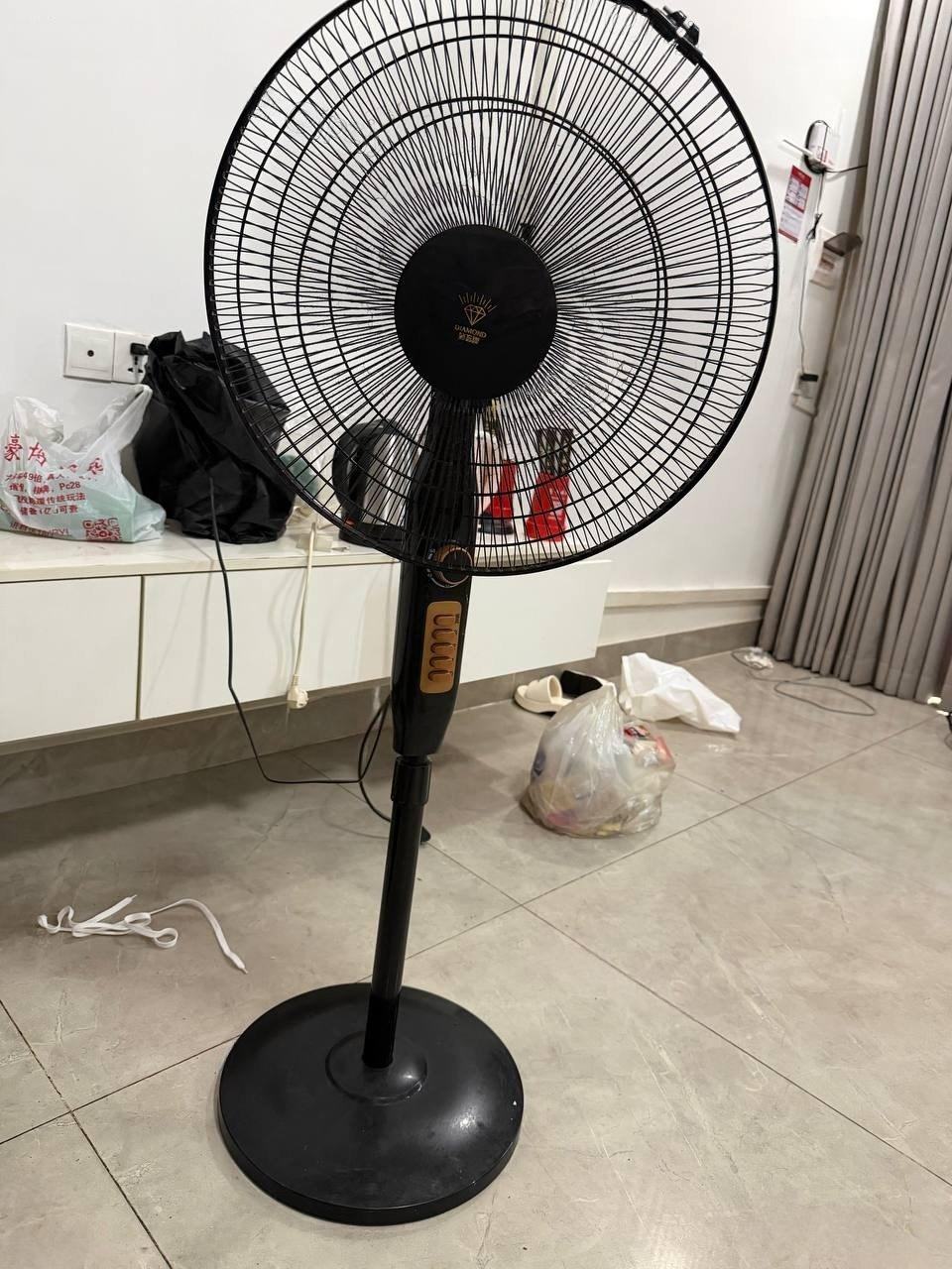 出售物品:风扇 价 格:15 USD 商…