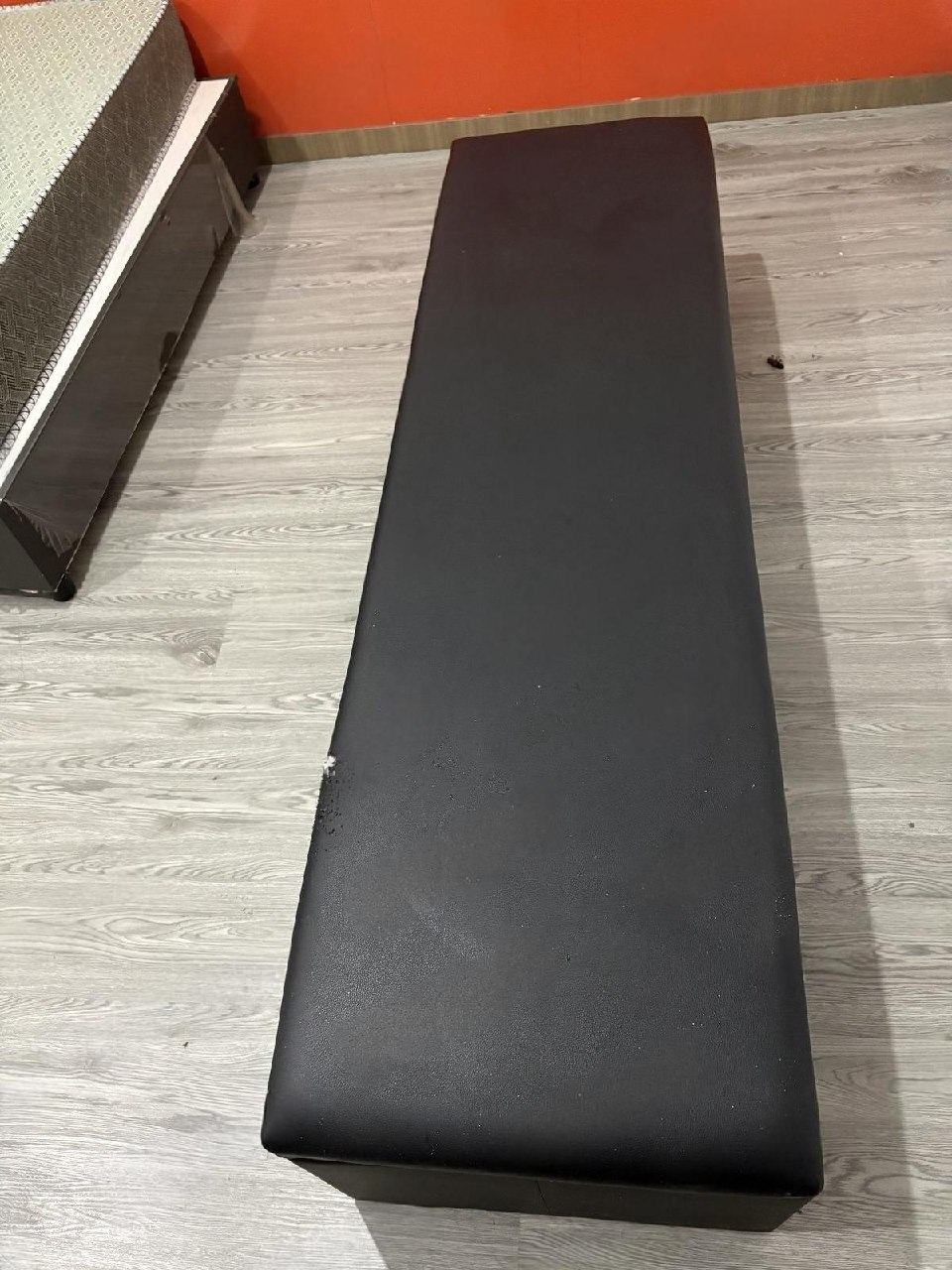 出售物品:感应储物沙发 价 格:438 USD 商品类别:#家具家电 位 置:#西港 大市场 联…