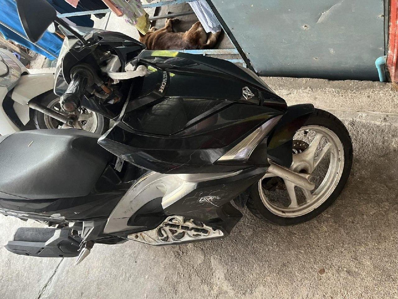出售物品：本田的 Honda Air Blade（125cc 水冷） 价 格：350 USD 商…