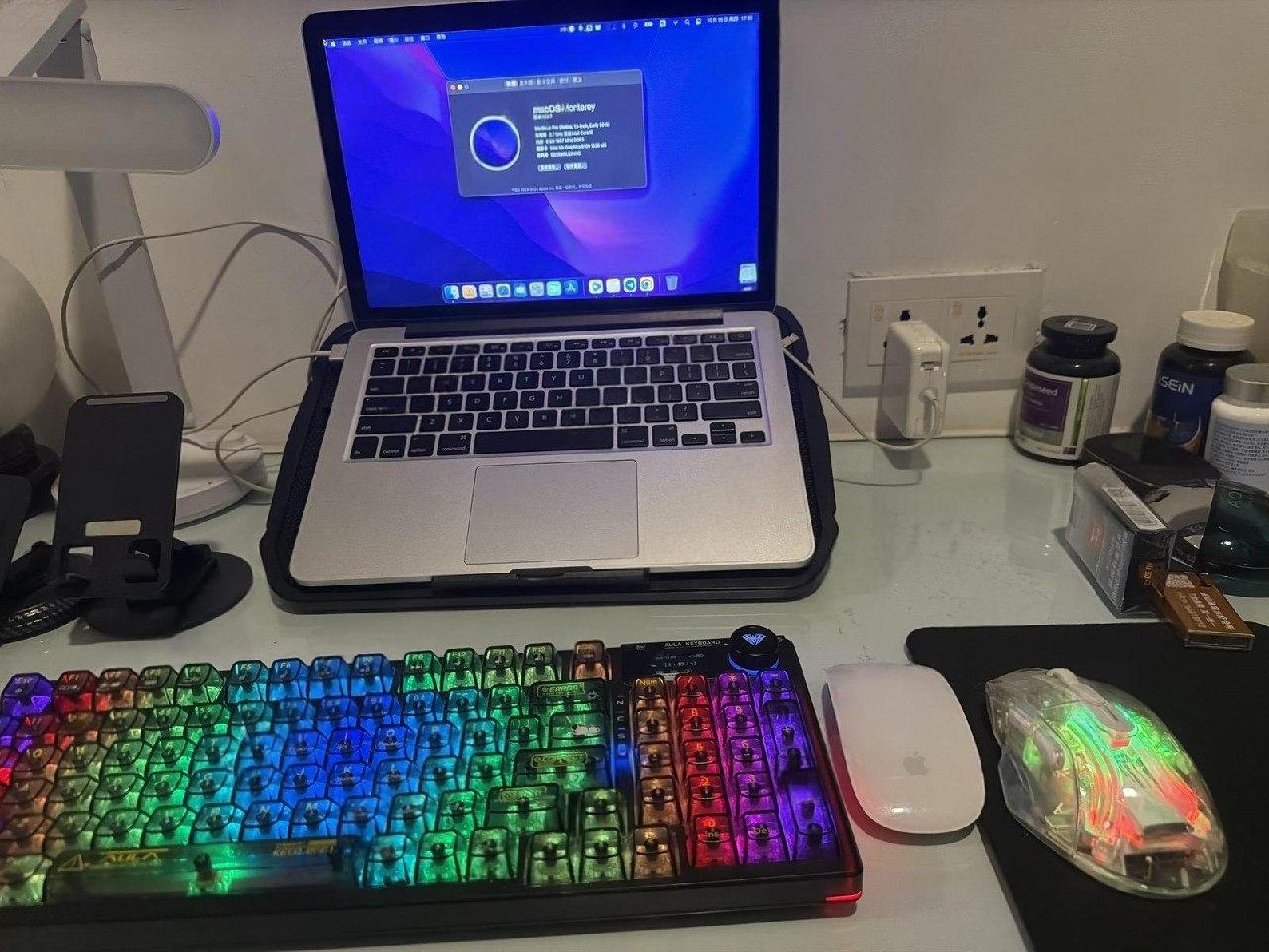 出售物品：苹果笔记本 价 格：280 USD 商品类别：#手机数码 位 置：#金边 联系方式：@…