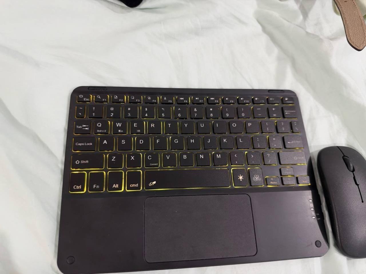 出售物品:蓝牙键盘 + 蓝牙鼠标 价 格…