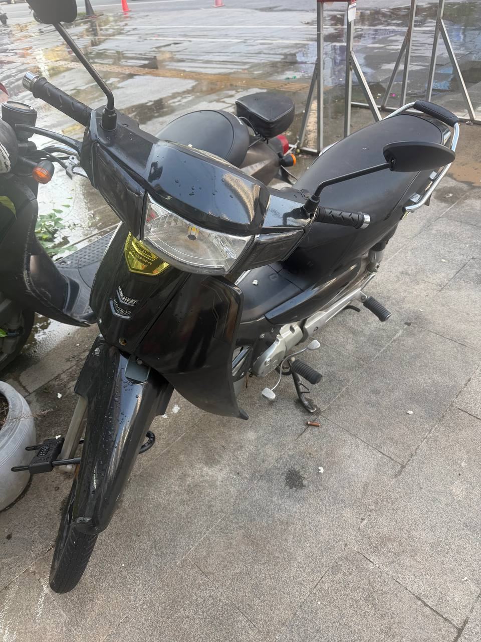 出售物品:本田摩托车 价 格:400💲 商品类别:摩托车 位 置:#西港 万达 联系方式:@Ah…