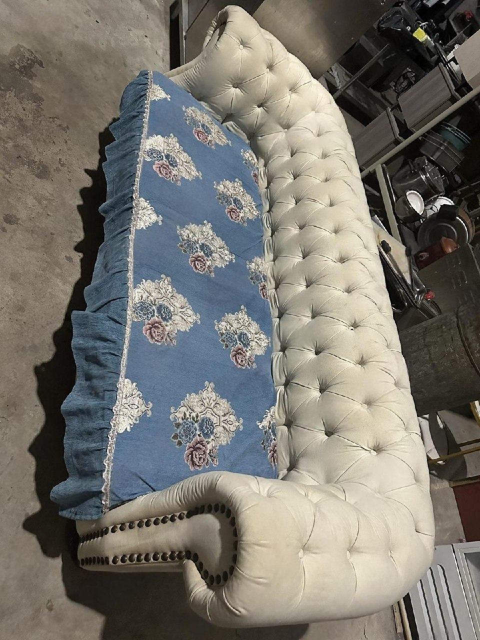 出售物品:有看上的价格私聊 价 格:50 商品类别:#家具家电 位 置:#金边 联系方式:@hu…