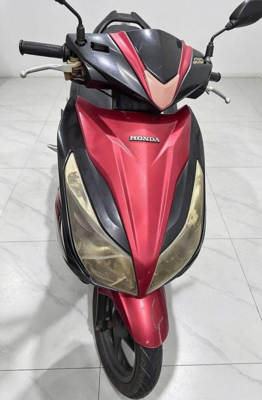 出售物品:本田弯刀摩托车 价 格:300 USD 商品类别:#汽车摩托 位 置:#西港 西港 星…