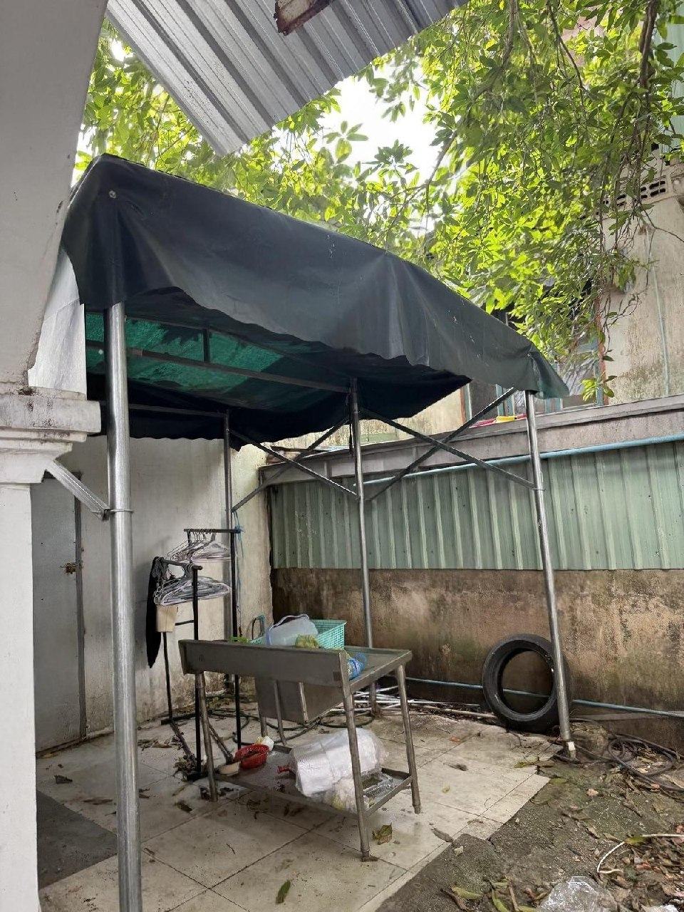 出售物品:二手雨棚 价 格:100 商品类别:#生活闲置 位 置:#西港 联系方式:@JCSVI…