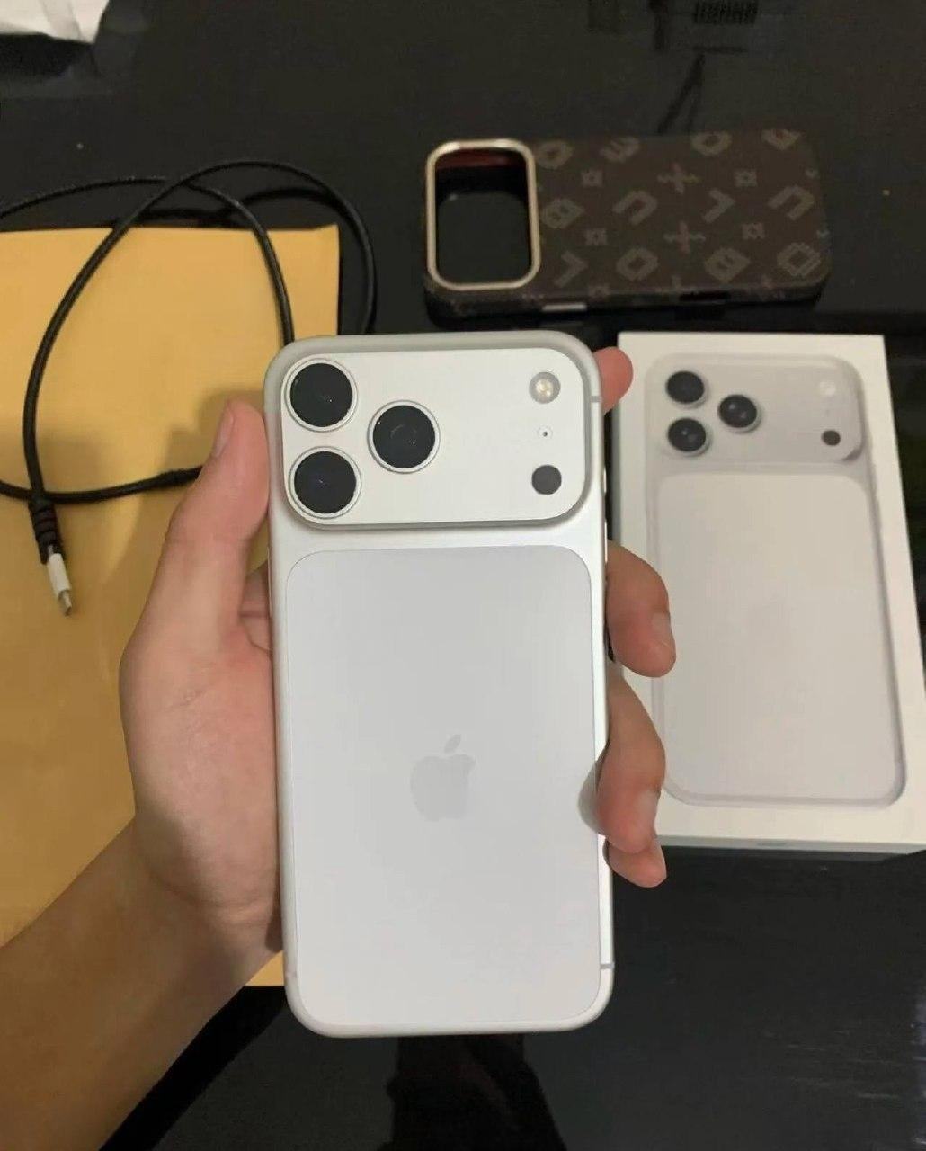 出售物品:17PM 价 格:1000 U…